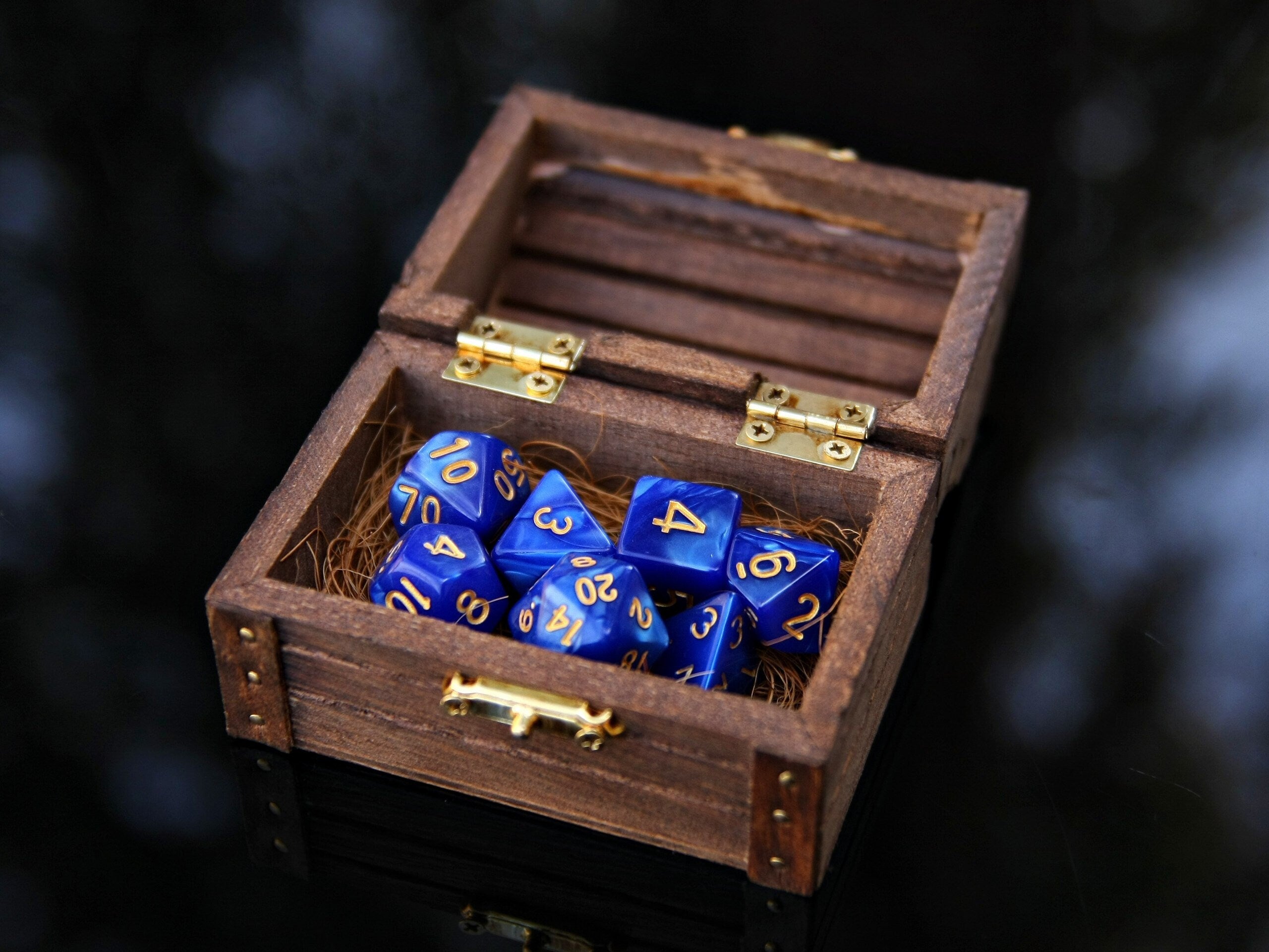 Blue Yellow "Blue Lagoon" DnD 7 Polyhedral Dice Set in Wooden Chest